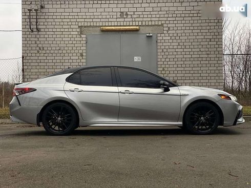 Toyota Camry 2020 - фото 11