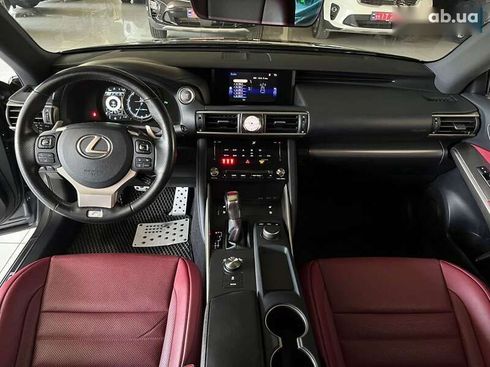 Lexus IS 2017 - фото 19