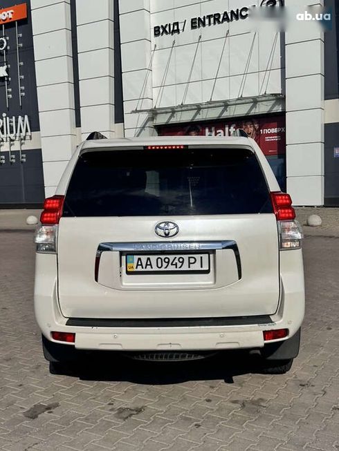 Toyota Land Cruiser Prado 2013 - фото 10