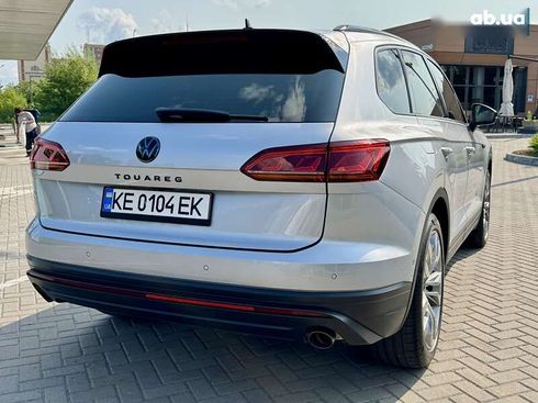 Volkswagen Touareg 2022 - фото 24