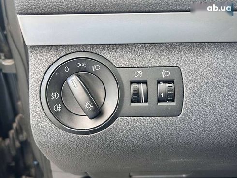 Volkswagen Touran 2015 - фото 18
