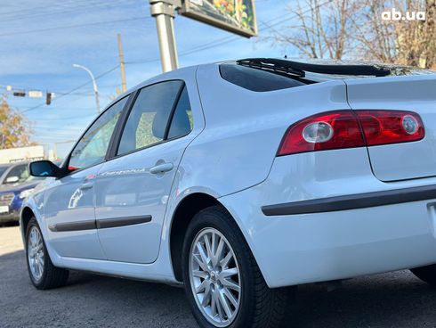 Renault Laguna 2007 белый - фото 11