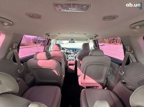 Kia Carnival 2019 - фото 23
