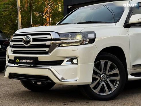 Toyota Land Cruiser 2017 - фото 6