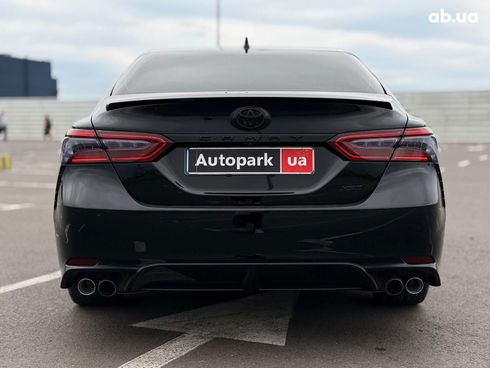 Toyota Camry 2020 черный - фото 8