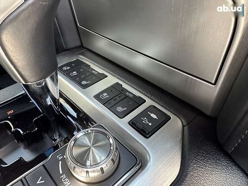 Toyota Land Cruiser 2019 - фото 12