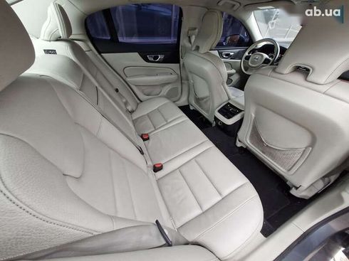 Volvo S60 2018 - фото 13