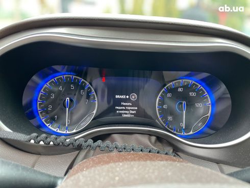 Chrysler Pacifica 2017 серый - фото 29