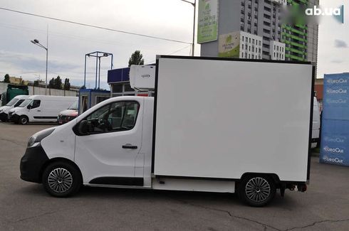 Opel Vivaro 2017 - фото 17