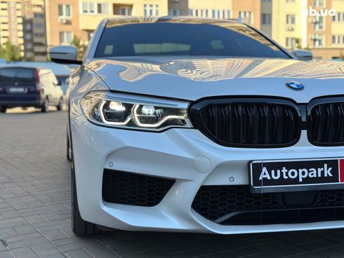 BMW 5 серия 2018 белый - фото 19