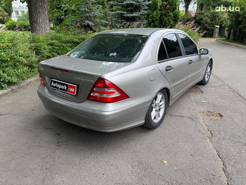 Mercedes-Benz C-Класс 2005 серый - фото 5