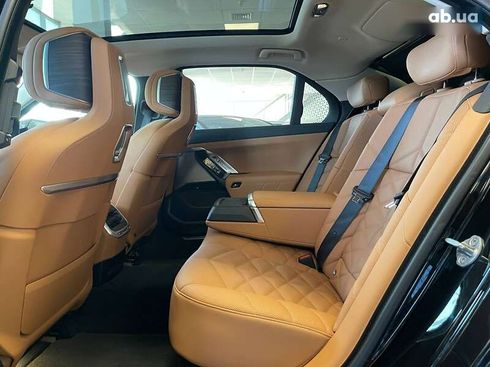 BMW i7 2023 - фото 17