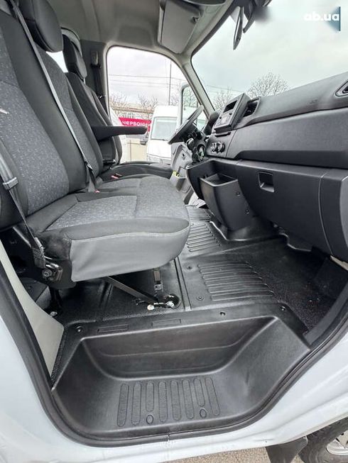 Opel Movano 2020 - фото 24