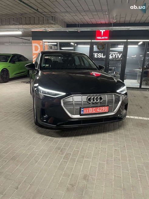 Audi E-Tron 2020 - фото 2