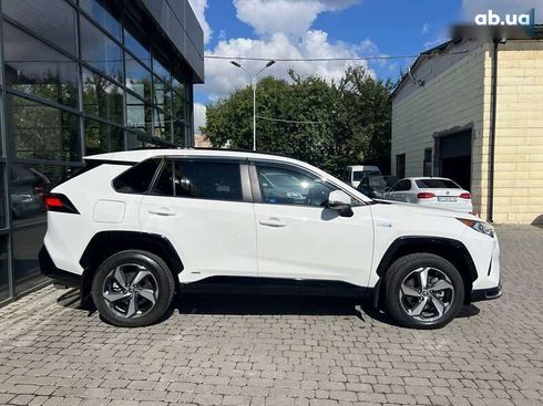 Toyota RAV4 2021 - фото 8