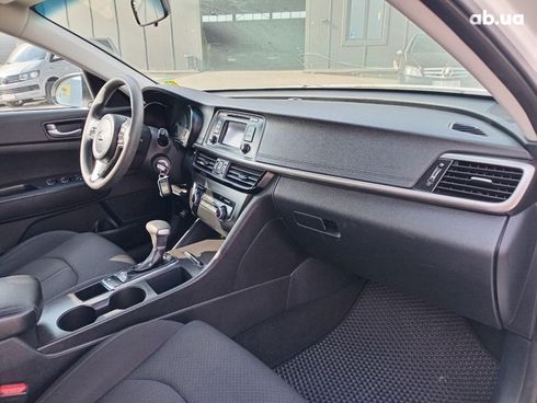 Kia Optima 2017 белый - фото 16
