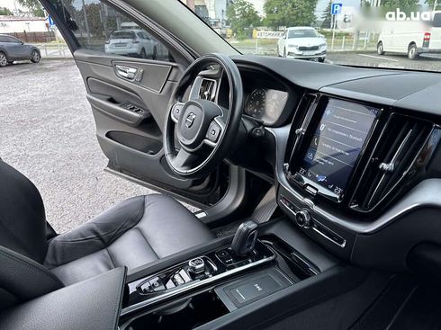 Volvo XC60 2019 - фото 23