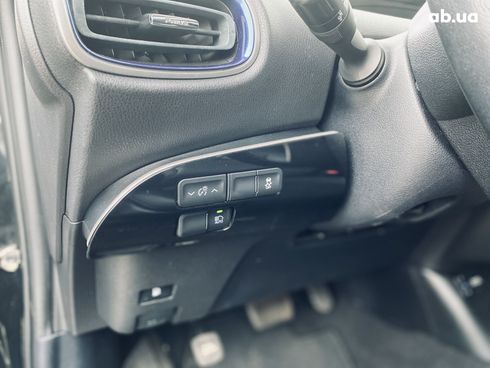 Toyota Prius 2016 черный - фото 15