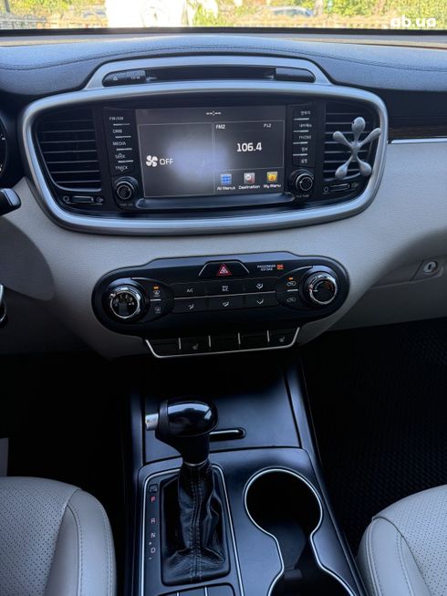 Kia Sorento 2016 белый - фото 9