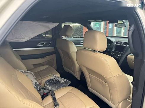 Ford Explorer 2017 - фото 12
