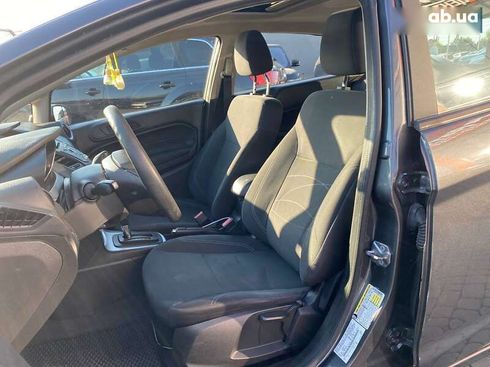 Ford Fiesta 2019 - фото 17