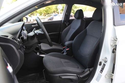 Hyundai Solaris 2016 - фото 9