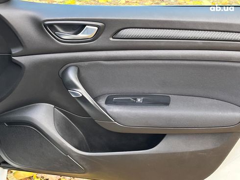 Renault Megane 2018 белый - фото 15