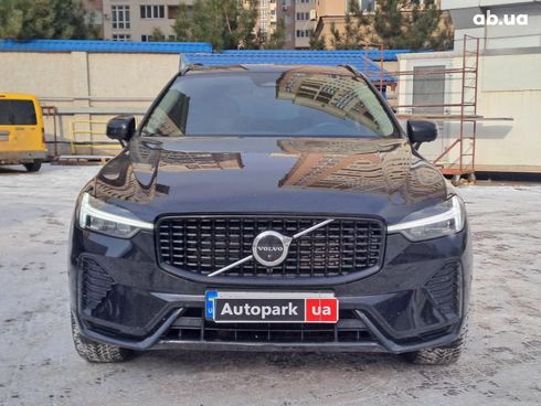 Volvo XC60 2023 черный - фото 2