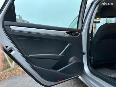 Volkswagen Passat 2016 серый - фото 13