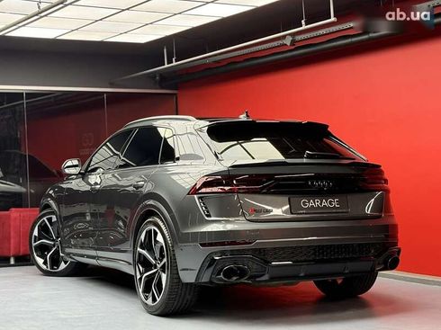 Audi RS Q8 2021 - фото 29
