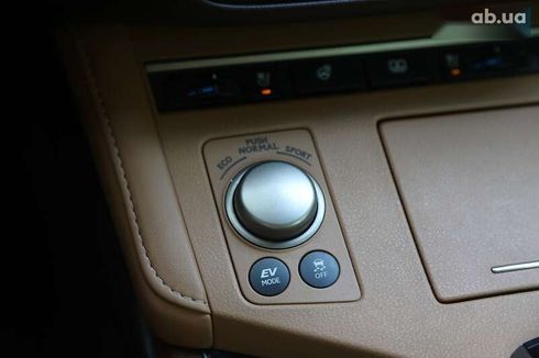 Lexus ES 2018 - фото 21