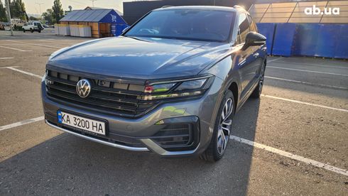 Volkswagen Touareg 2020 серый - фото 10