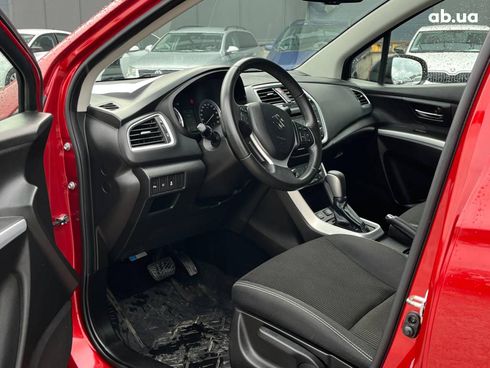 Suzuki SX4 2018 красный - фото 41