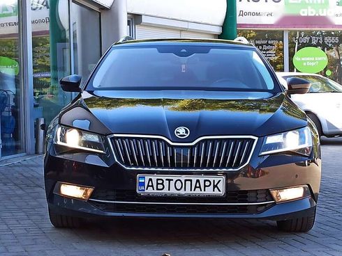 Skoda Superb 2017 - фото 5