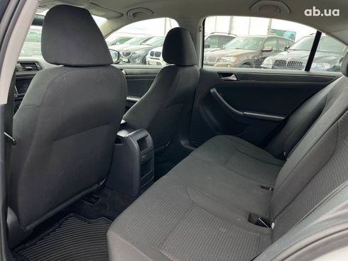 Volkswagen Jetta 2016 белый - фото 21