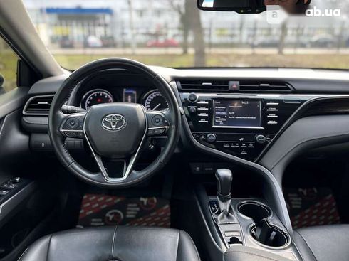 Toyota Camry 2019 - фото 30