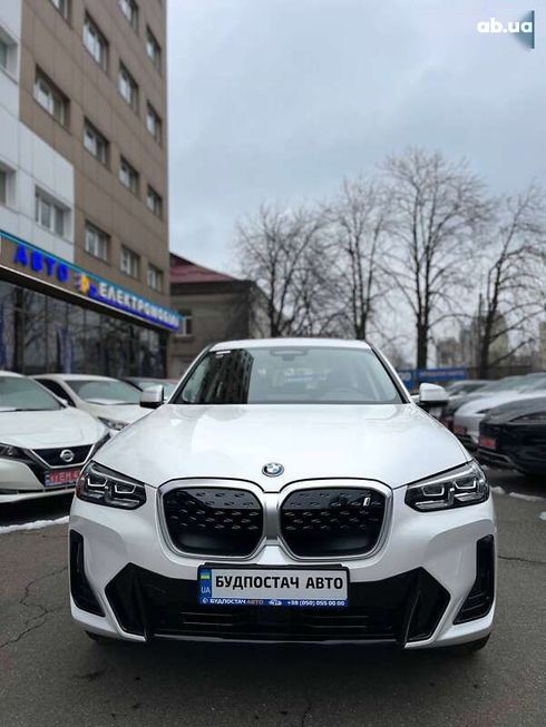 BMW iX3 2024 - фото 6