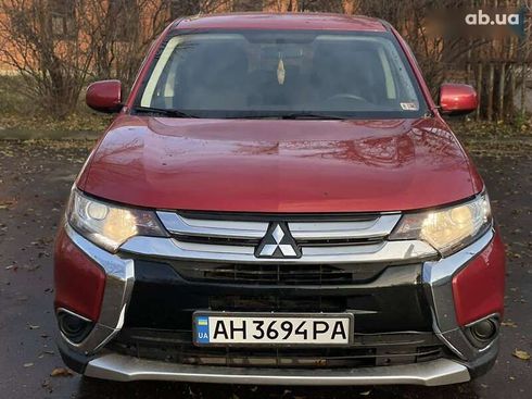 Mitsubishi Outlander 2017 - фото 2