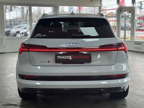 Audi E-Tron 2022 - фото 8