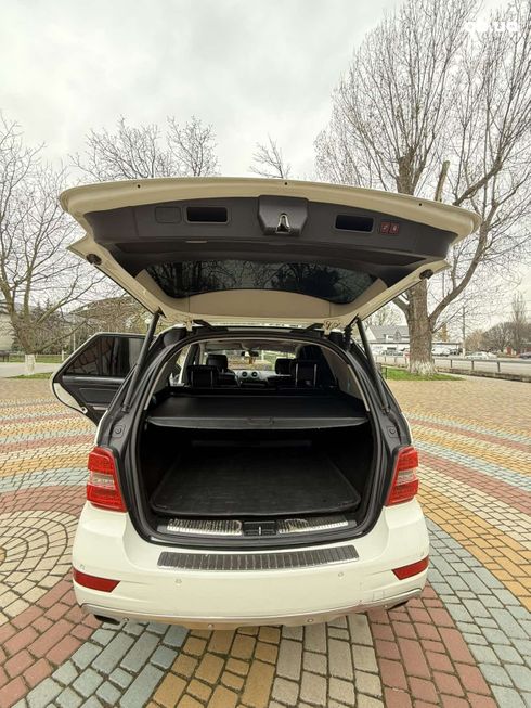 Mercedes-Benz M-Класс 2009 белый - фото 8
