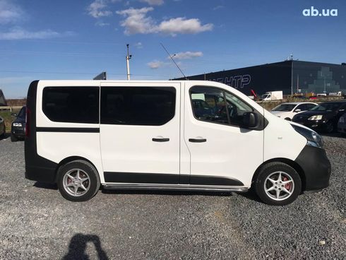 Opel Vivaro 2015 белый - фото 4