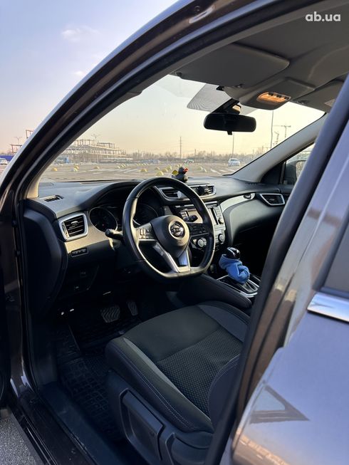 Nissan Qashqai 2018 коричневый - фото 10