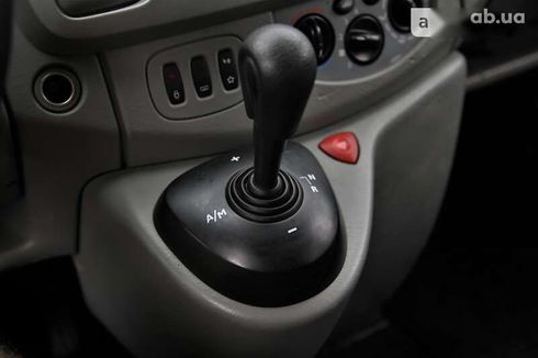 Renault Trafic 2009 - фото 14