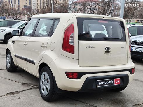 Kia Soul 2012 бежевый - фото 8