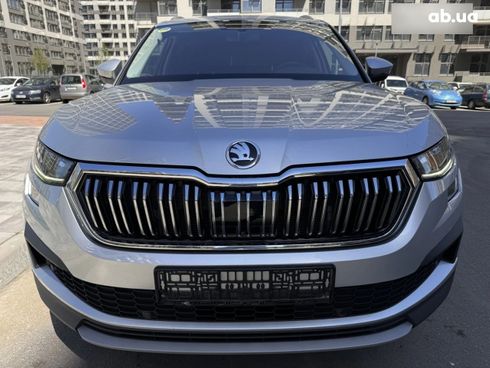 Skoda Kodiaq 2023 серый - фото 2