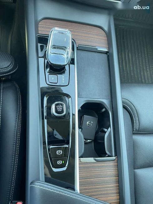 Volvo XC60 2023 - фото 23