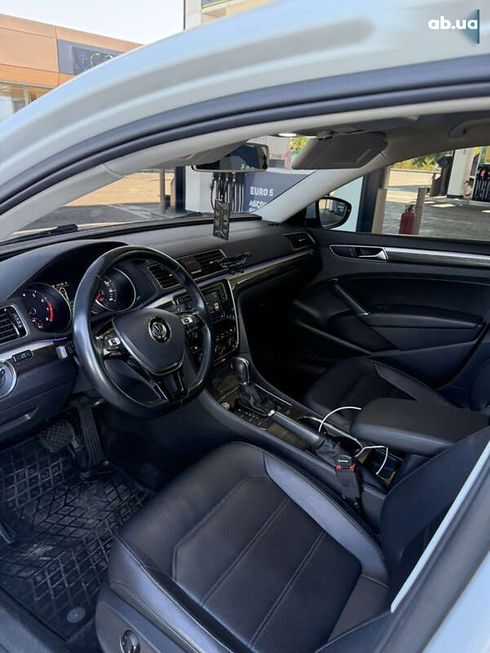 Volkswagen Passat 2017 - фото 21