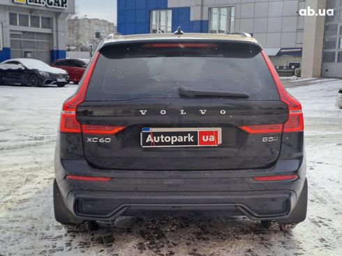 Volvo XC60 2023 черный - фото 7