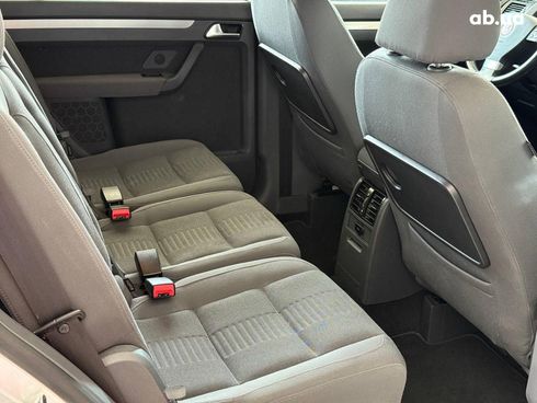 Volkswagen Touran 2010 серый - фото 16