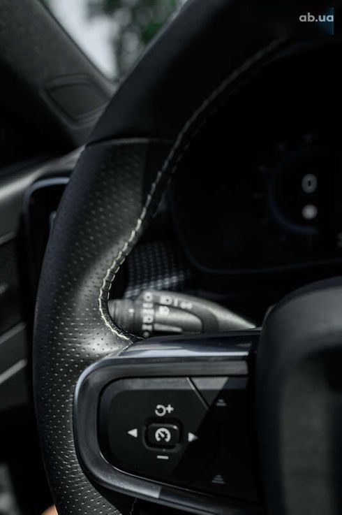 Volvo XC40 2021 - фото 29